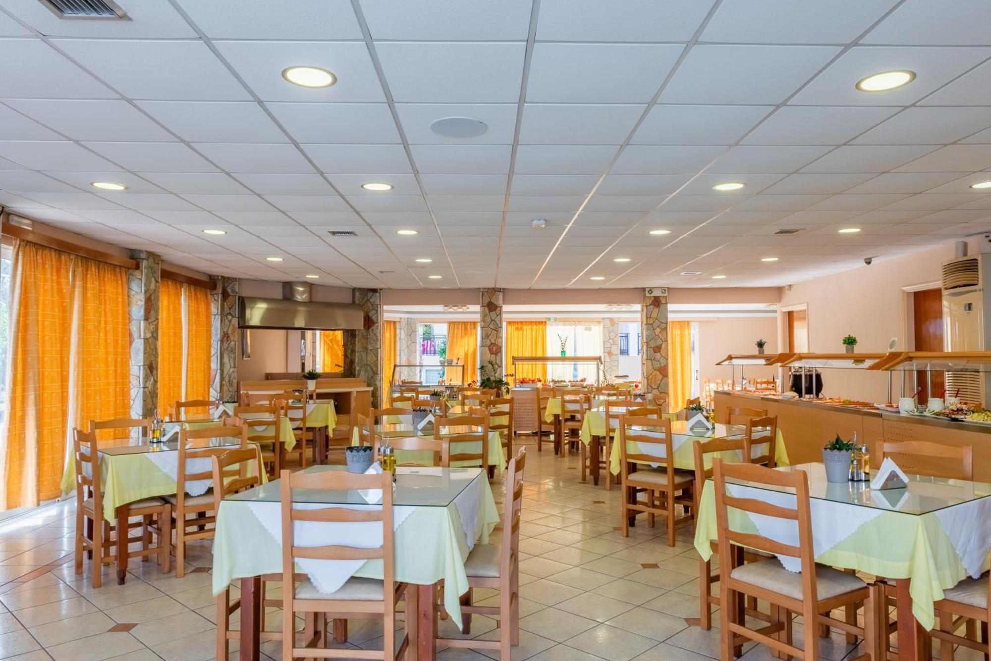 Village Inn Studios & Family Apartments ลากานาส ภายนอก รูปภาพ