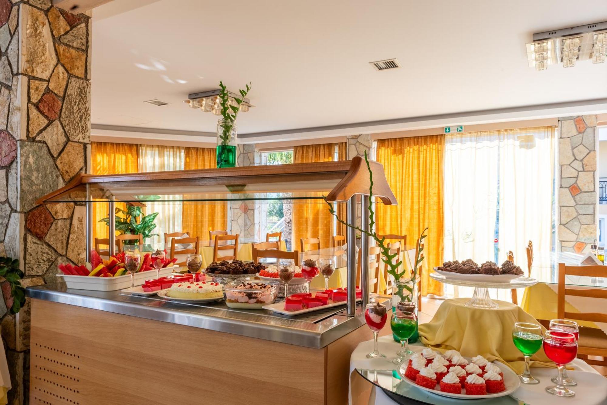 Village Inn Studios & Family Apartments ลากานาส ภายนอก รูปภาพ