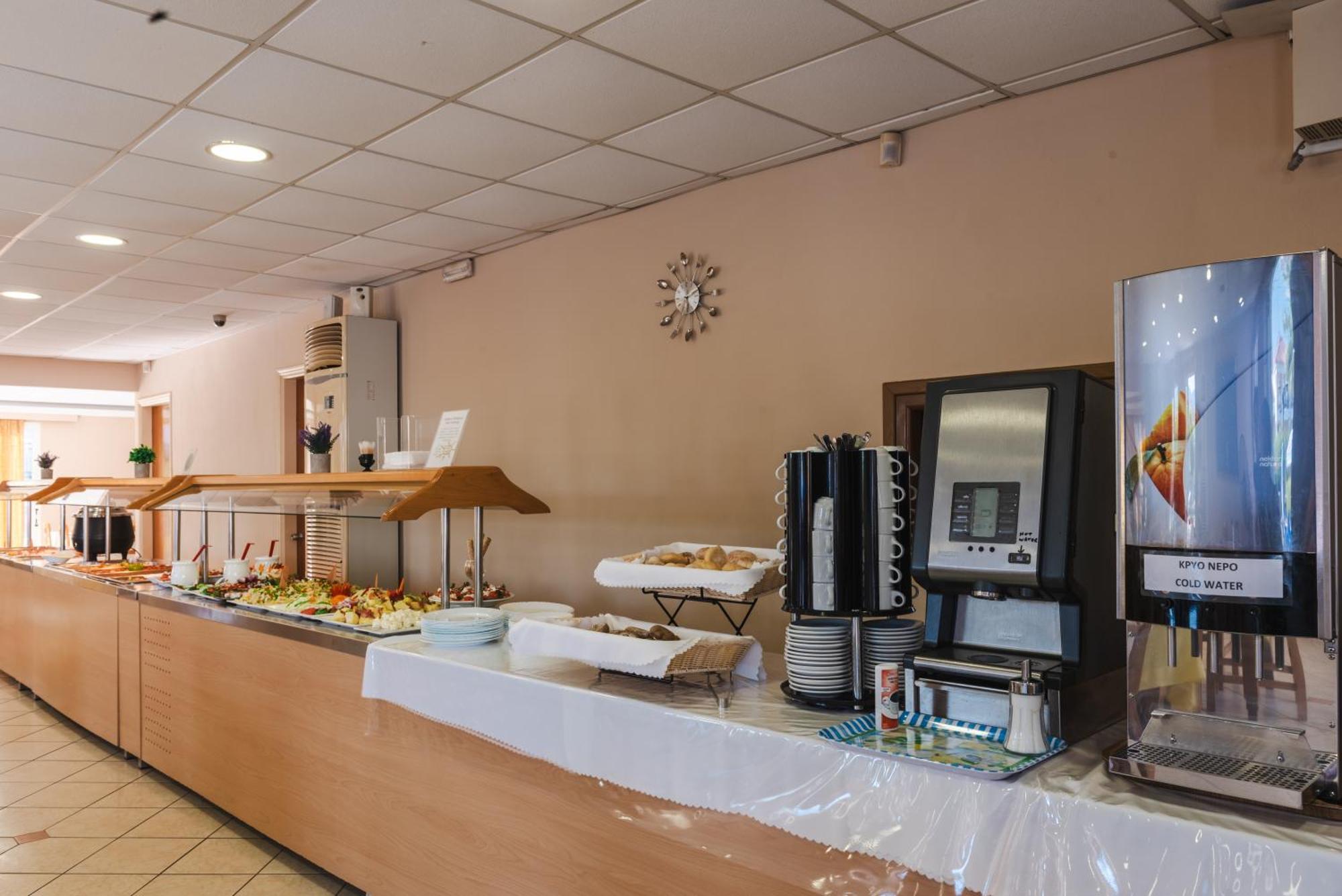 Village Inn Studios & Family Apartments ลากานาส ภายนอก รูปภาพ