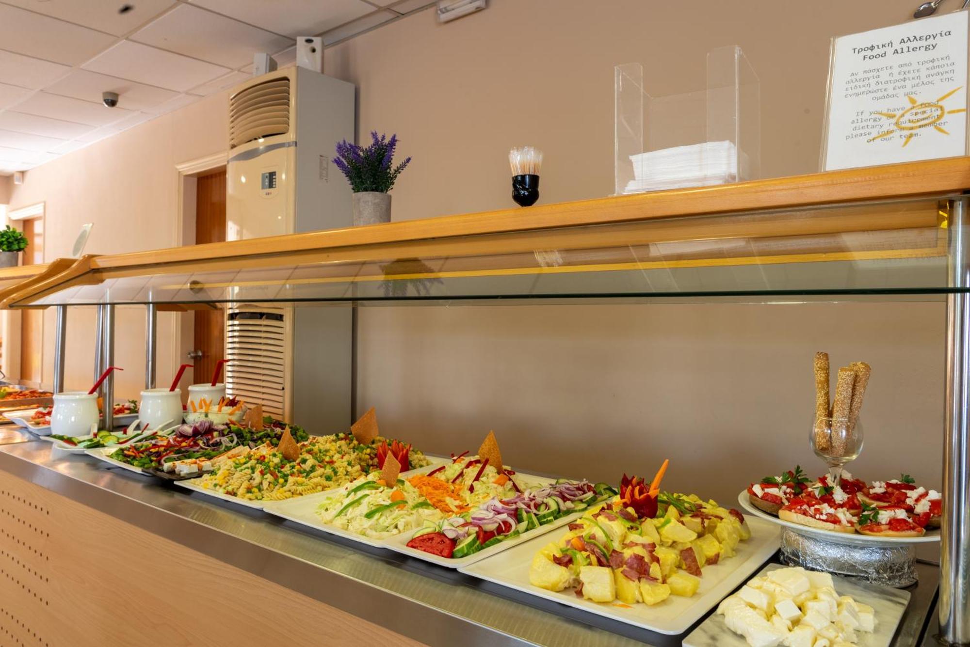Village Inn Studios & Family Apartments ลากานาส ภายนอก รูปภาพ