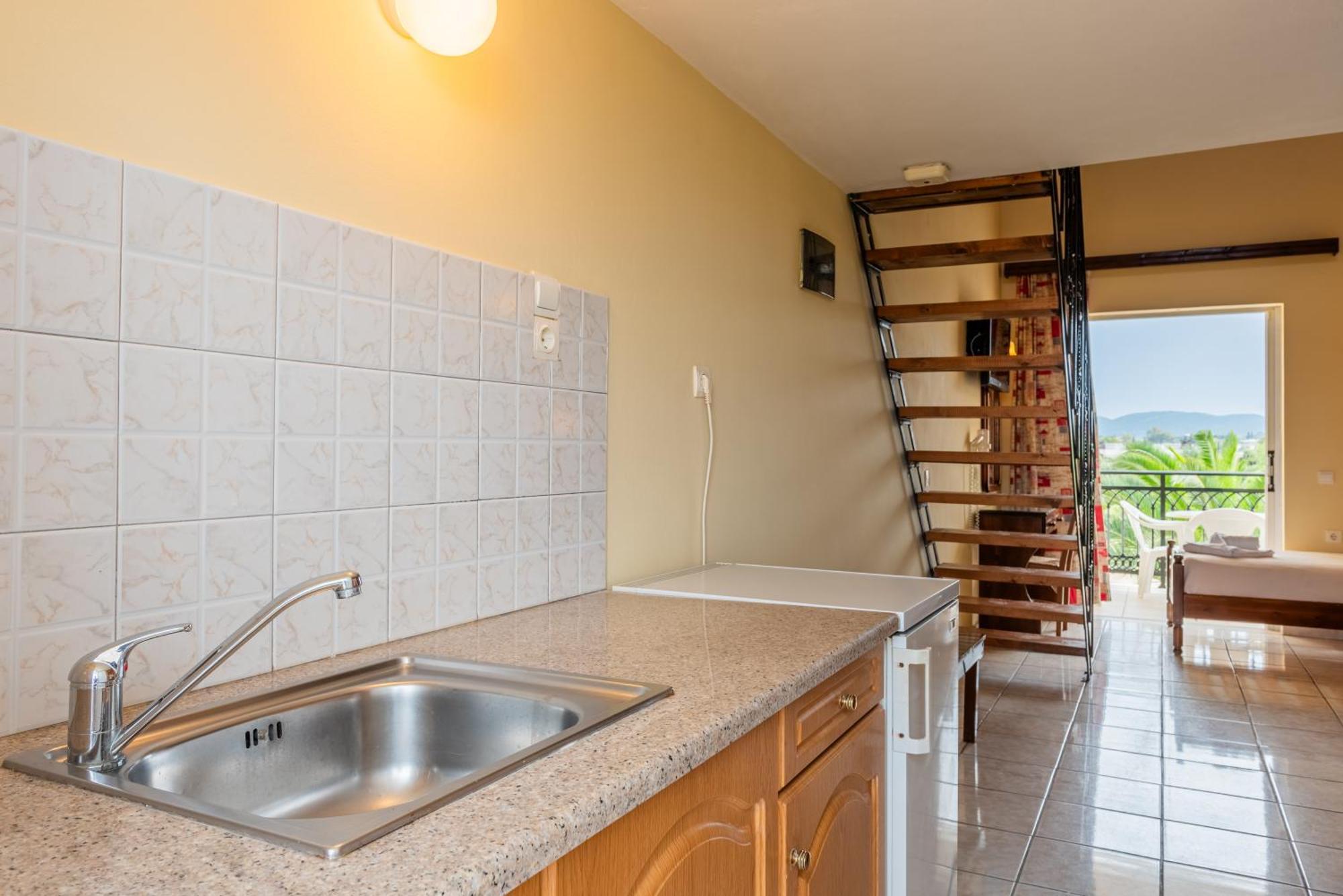 Village Inn Studios & Family Apartments ลากานาส ภายนอก รูปภาพ
