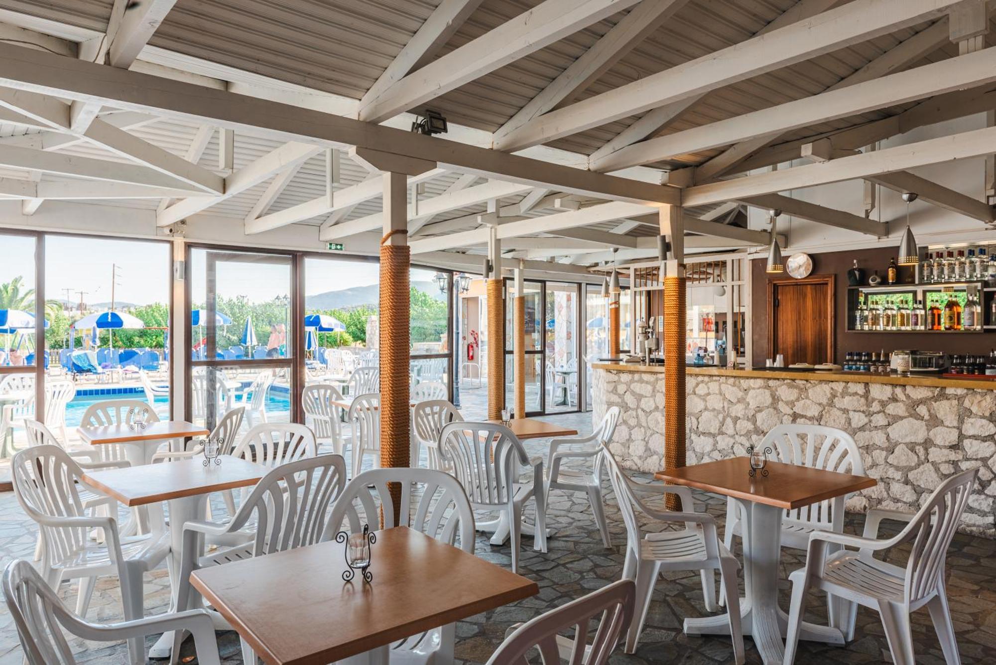 Village Inn Studios & Family Apartments ลากานาส ภายนอก รูปภาพ