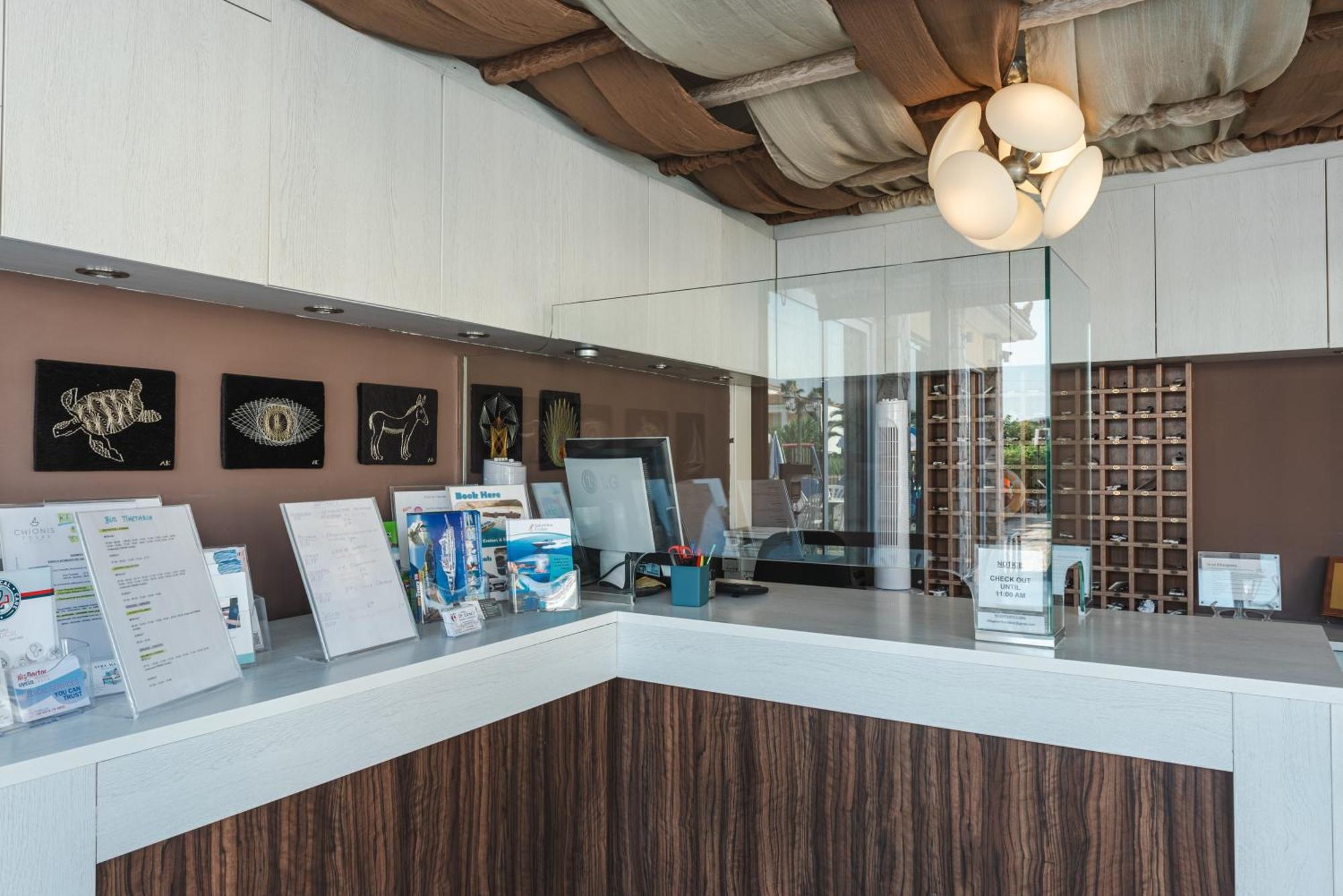 Village Inn Studios & Family Apartments ลากานาส ภายนอก รูปภาพ