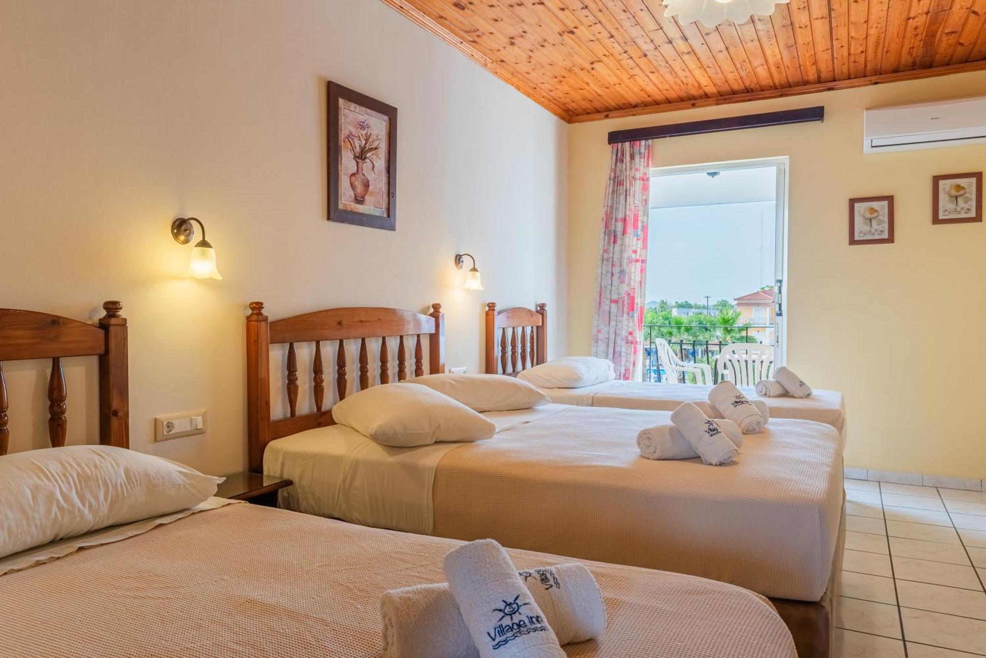 Village Inn Studios & Family Apartments ลากานาส ภายนอก รูปภาพ